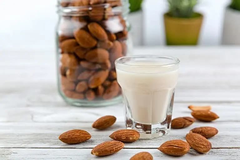 Dangers of almond milk, Benefits, and Side effects 7 Dangers of almond milk, Benefits, and Side effects - The Monk
