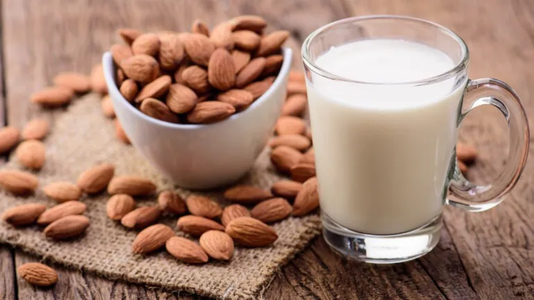 Dangers of almond milk, Benefits, and Side effects 8 Dangers of almond milk, Benefits, and Side effects - The Monk