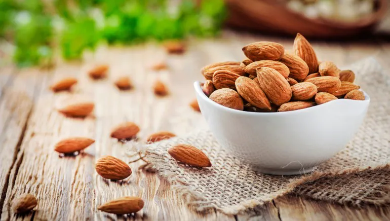 Dangers of almond milk, Benefits, and Side effects 6 Dangers of almond milk, Benefits, and Side effects - The Monk