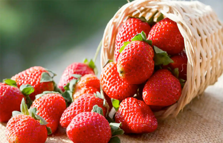 Benefits of strawberries, beauty to health amazing tips