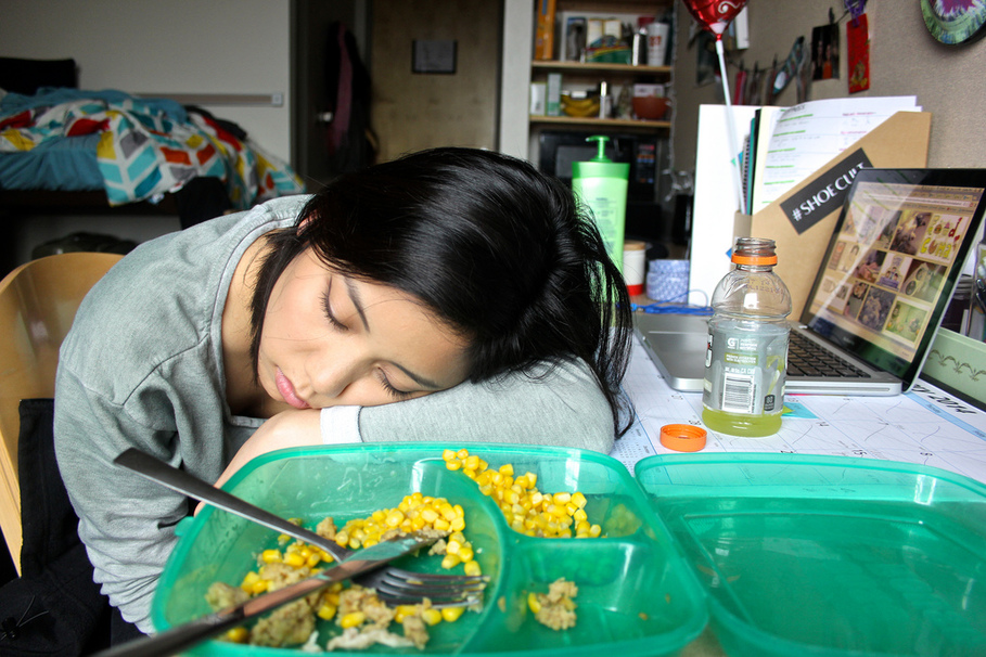 Food Coma: Do You Feel Sleepy After Eating Too Much? know everything about it 7 Food Coma- Do You Feel Sleepy After Eating Too Much?