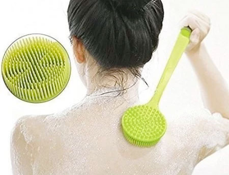 Skin Care Tips- To look beautiful, also necessary to clean the back.
