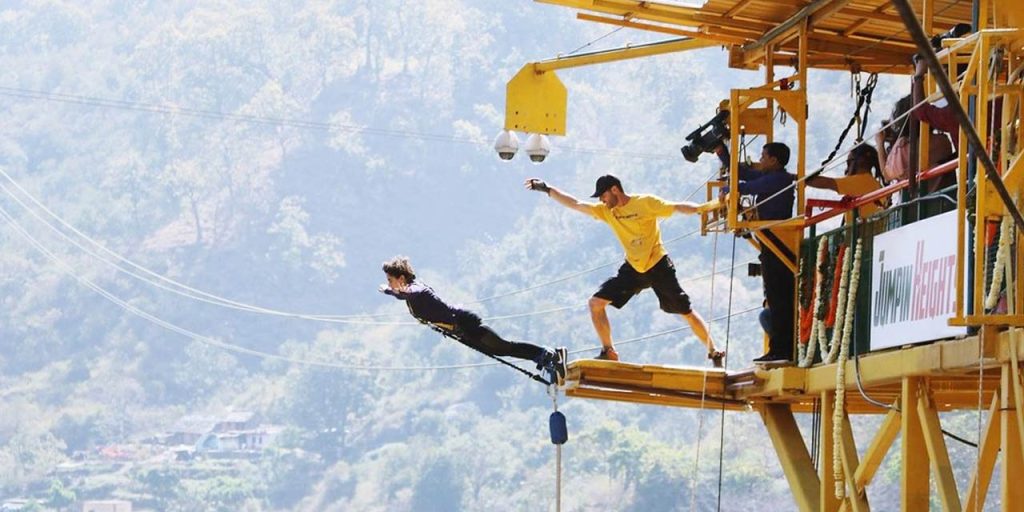 10 best places to visit in Uttarakhand in April: 4 bungee jumping in uttarakhand