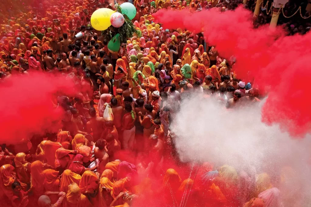 What are the precautions to be taken on Holi and how to remove the permanent color 7 holi