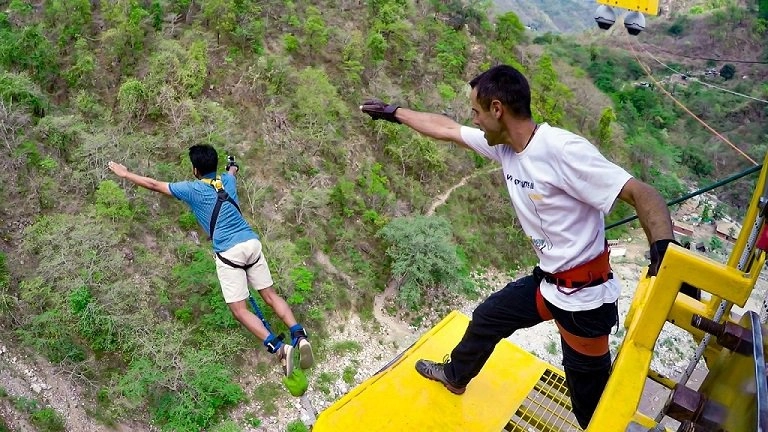 Famous Bungee Jumping places in India 2 bungee jumping