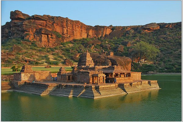 tourist places in Karnataka (Badami)