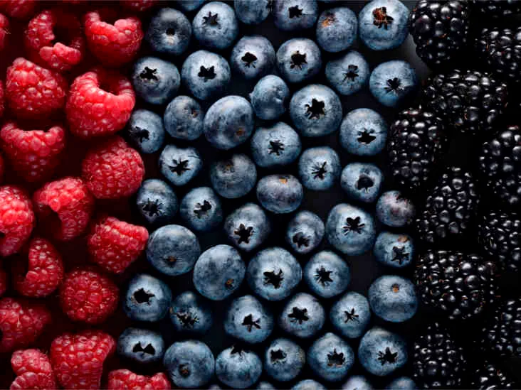 summer fruits (berries)