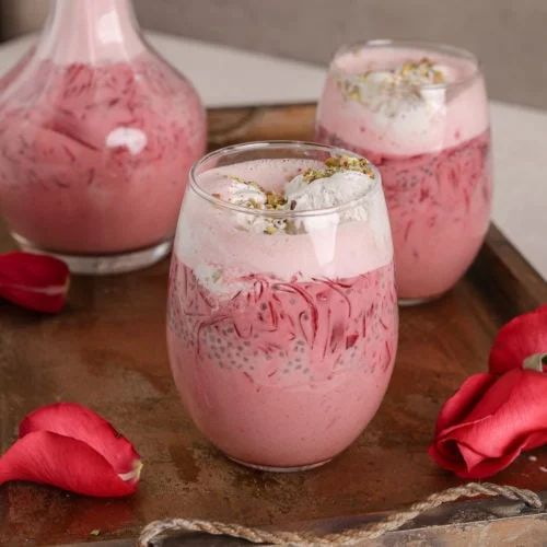 mouth-watering Indian desserts (falooda)