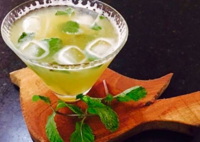 pineapple mint cooler 