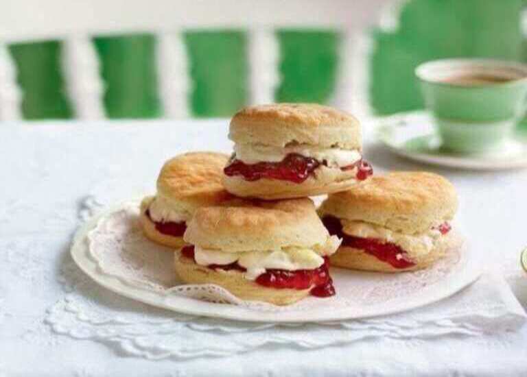 Make you evening delightful with these Tea Snacks 3 scones