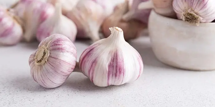 Detoxify lungs with These 6 Amazing Foods 9 Garlic