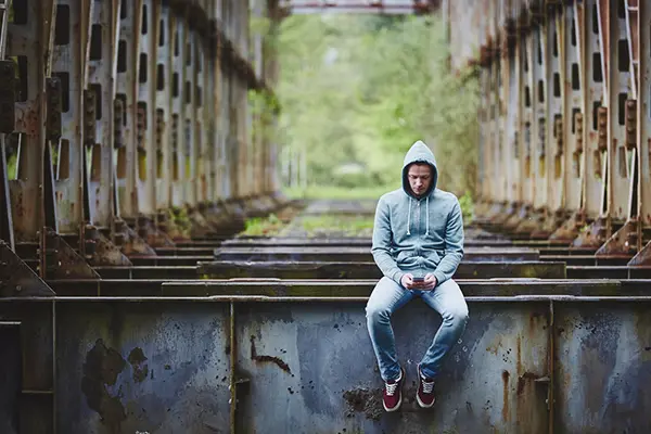 Deep Loneliness: Understanding and Recognizing the Indicators 5 Lack of Meaningful Relationships causes deep loneliness