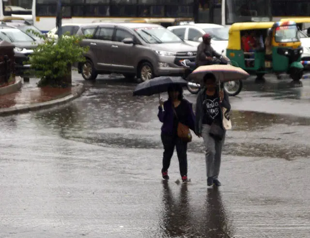Unexpected rain in Northern region of India 7 Monsoon Patterns causes unexpected rain