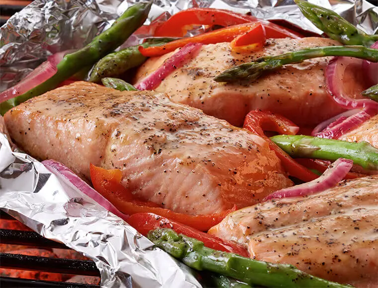 Grilled Salmon with Asparagus