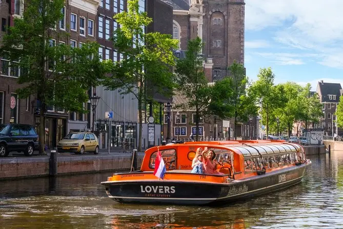 Amsterdam Tourism: History, Culture, and Beauty 7 Canal Cruises and Bicycling Culture