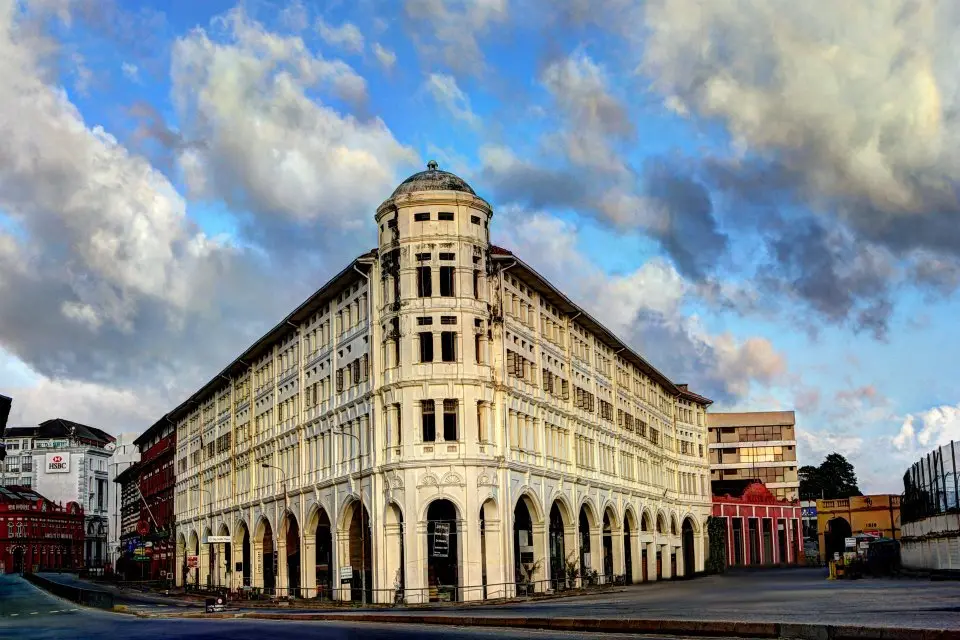 Tourism of Colombo: Exploring History, and Vibrant Experiences 7 The Fort District