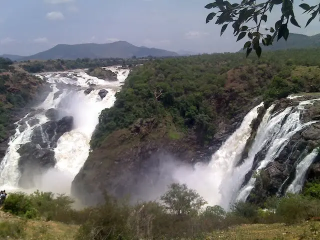 Waterfalls in India, 6 Highest : Exploring the Majestic Beauty 11 Shivanasamudra Falls