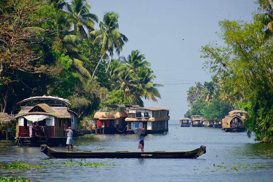 Kerala: Paradise of India 3 Alleppey, Kerala - The Venice of the East