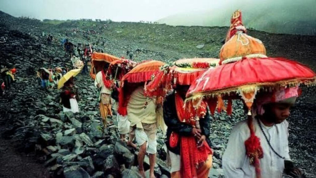 Roopkund Lake: The site of mysterious skeletons 8 Roopkund Lake: The site of mysterious skeletons - The Monk