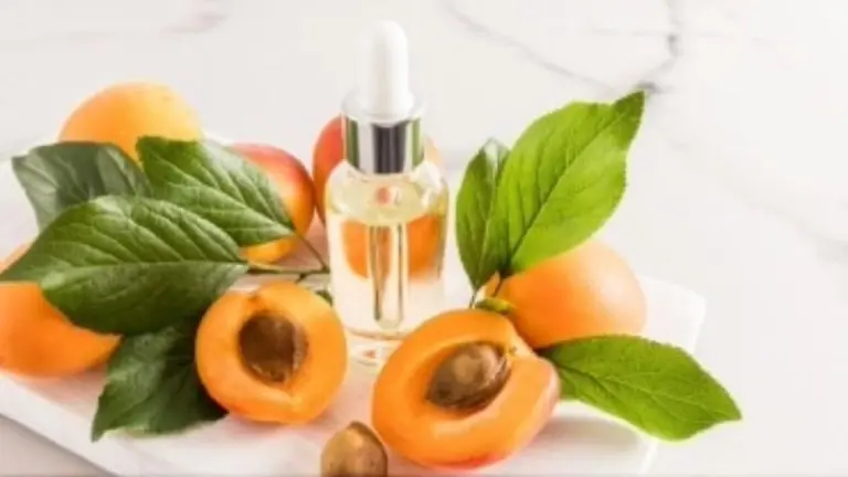 Minimalist vs Plum: Which serum is more effective for frizzy hair?
