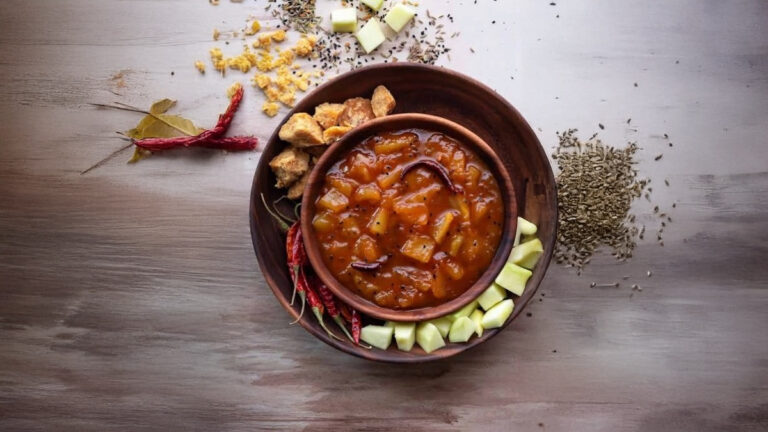 Make Tasty Raw Mango Lonji This Summer – A Dish That Satisfies Your Hunger with Just 2 Rotis