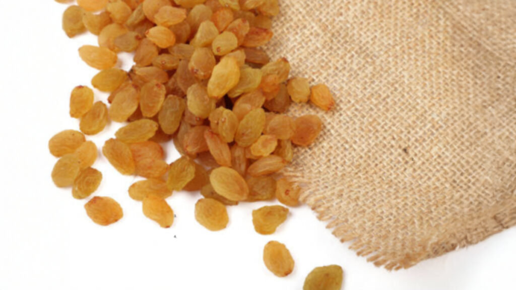 5 Dry Nuts to Eat Daily That Help with Common Health Issues 8 Dry fruits for daily health