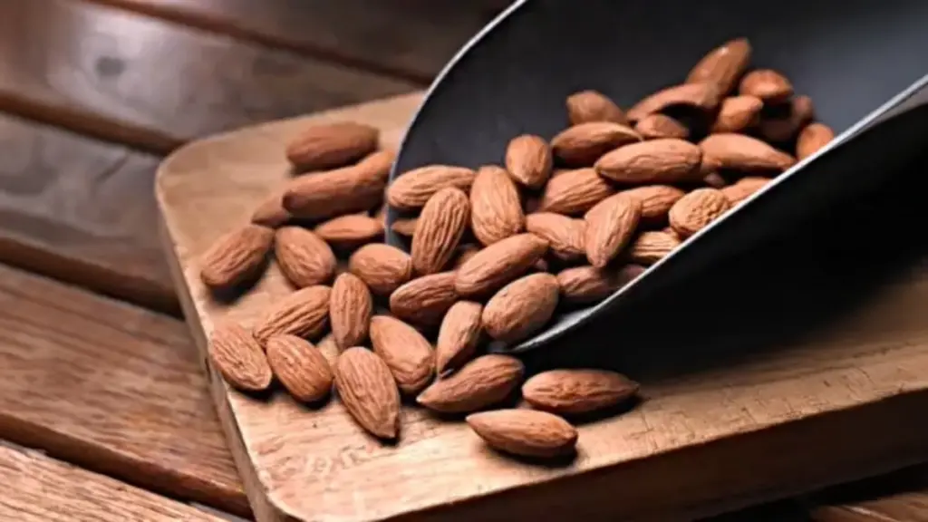 5 Dry Nuts to Eat Daily That Help with Common Health Issues 4 Dry fruits for daily health