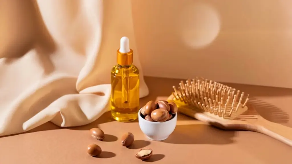 How To Apply Hair Oil
