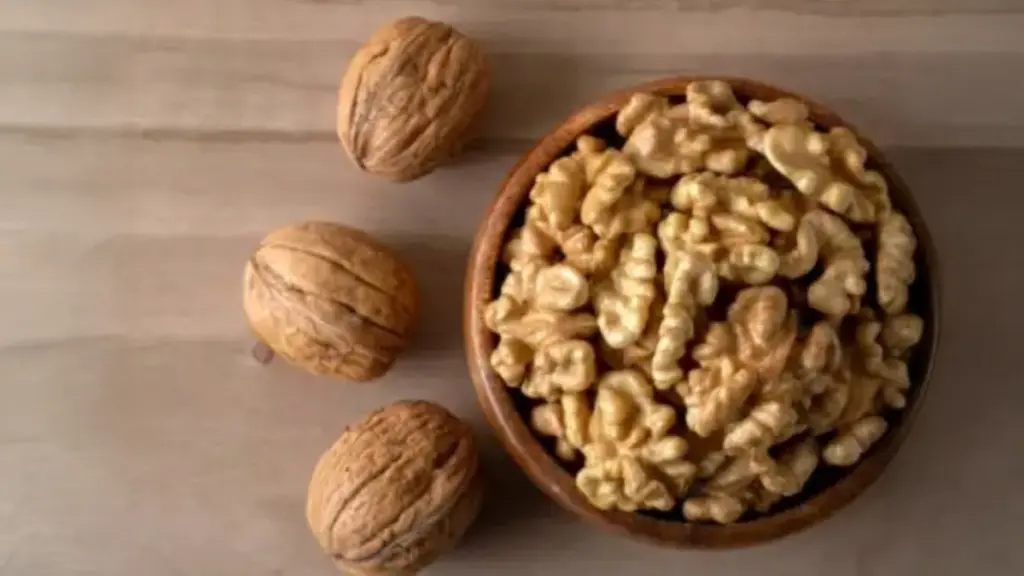 5 Dry Nuts to Eat Daily That Help with Common Health Issues 5 Dry fruits for daily health