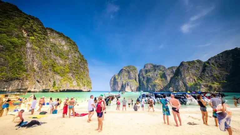 Discovering Phi Phi Island: A Deep Dive into Thailand’s Tropical Paradise
