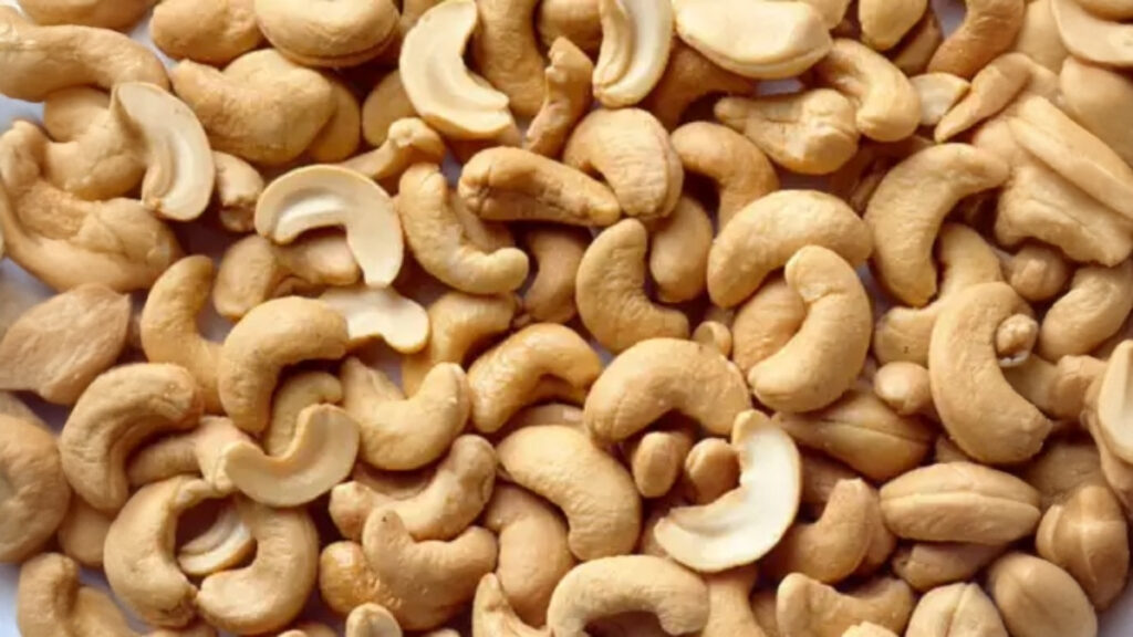 5 Dry Nuts to Eat Daily That Help with Common Health Issues 7 Dry fruits for daily health